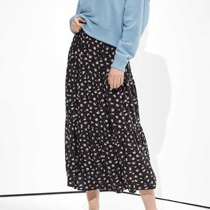 American Eagle Floral Skirt
